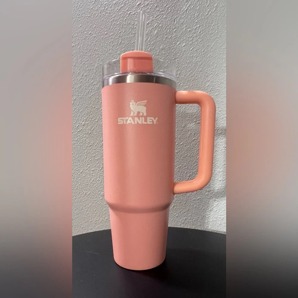 NEW Stanley 30 oz Stainless Steel H2.0 FlowState Quencher Tumbler Peach - Picture 2 of 3